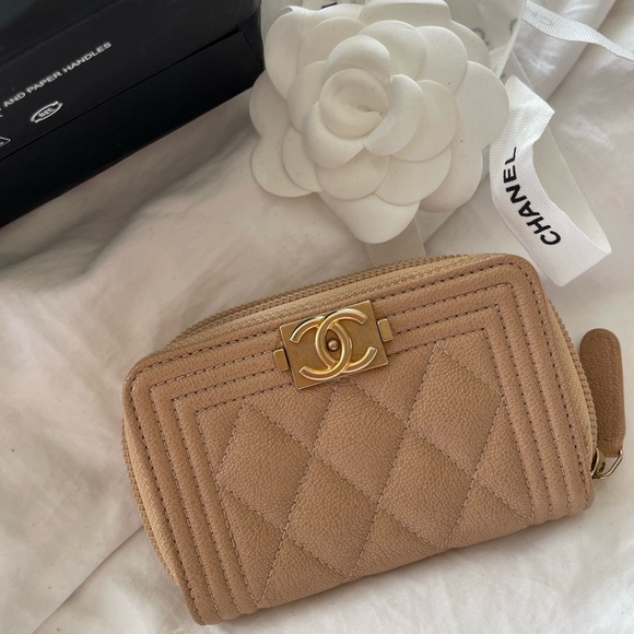 CHANEL Wallet - Picture 1 of 9